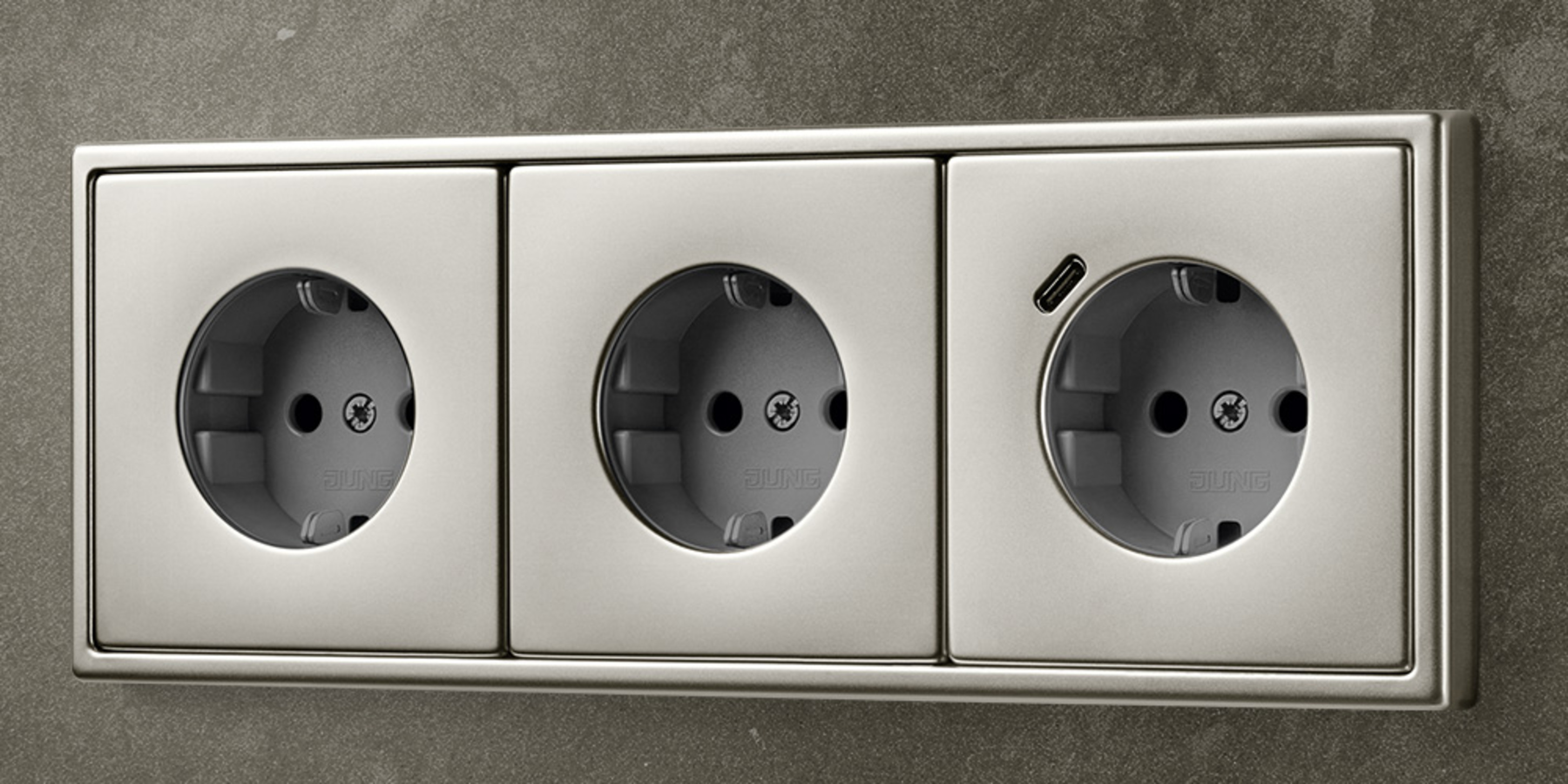 SCHUKO® Steckdosen mit USB bei MUSA Elektrotechnik GmbH in Wendlingen
